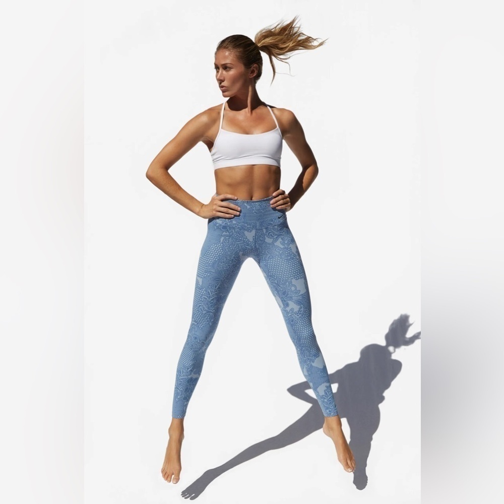 Nike Sculpt Victory High Rise Leggings - Picture 2 of 9